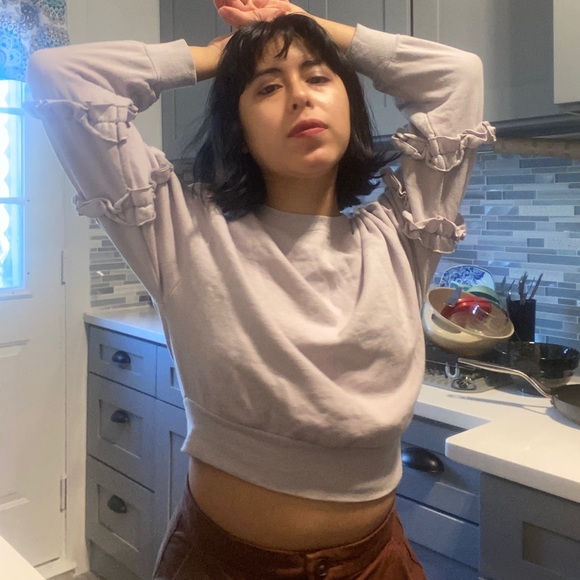 Lilac ruffle sleeve sweater - Picture 2 of 4